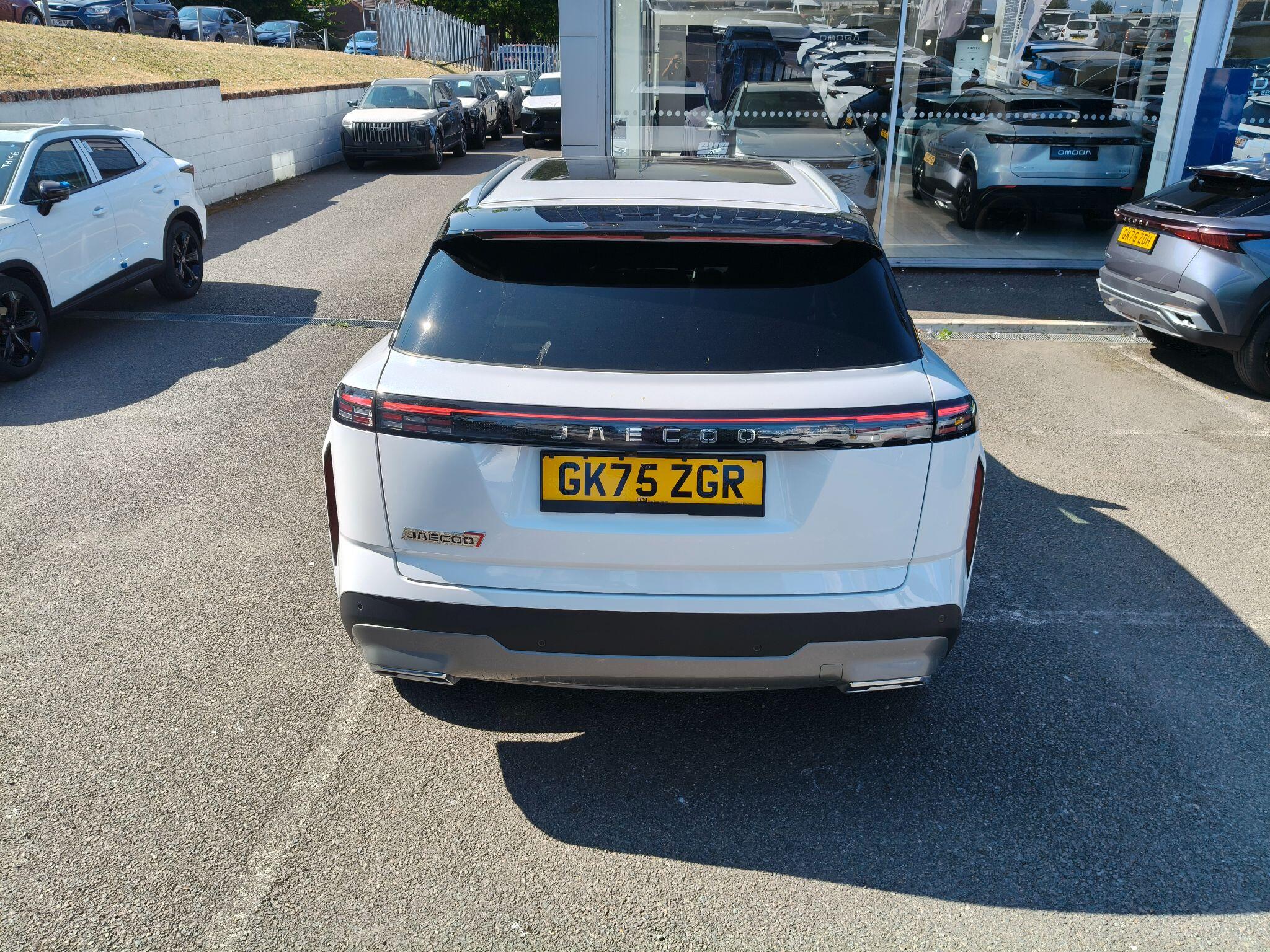 Large vehicle image